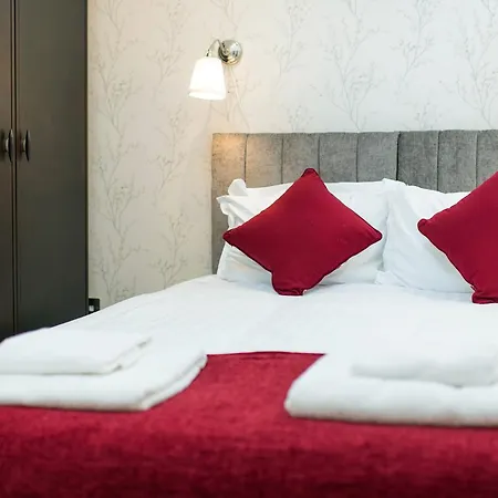 Holidays - Regent Penthouse *